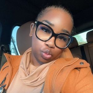 Meet your Posher, Melanie